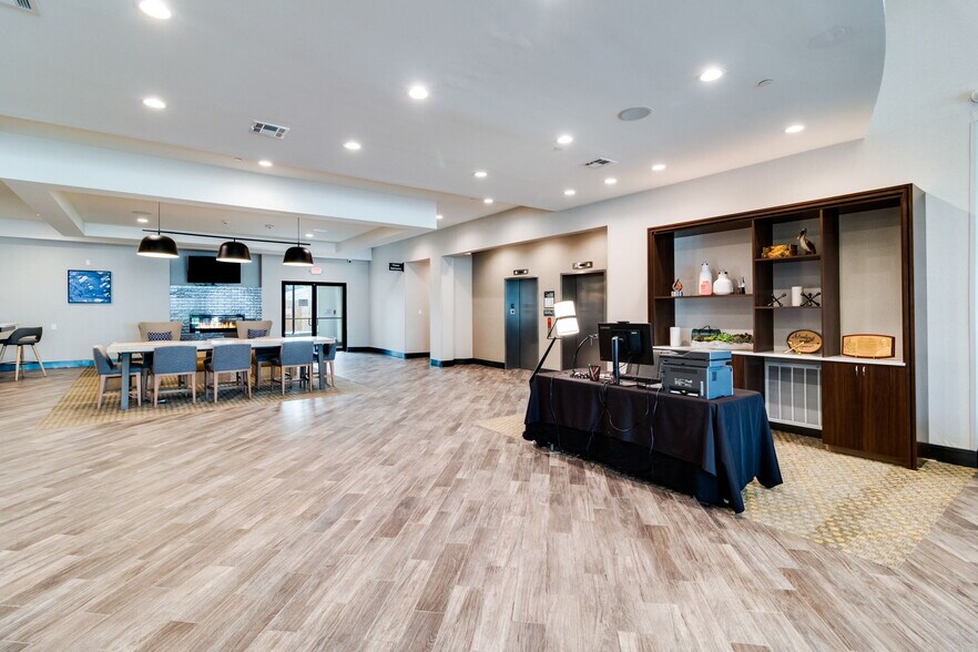 More Photos Of 1800 Martin Luther King Blvd, Houma Hotel For Sale