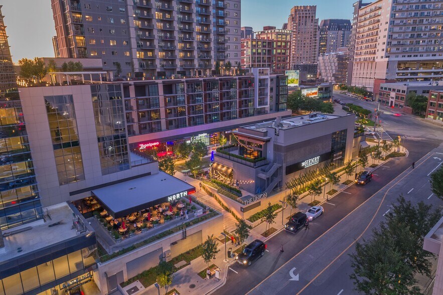 More Photos Of 2300 N Field St, Dallas Office For Lease