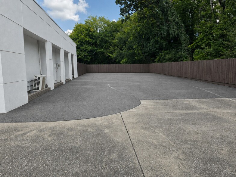 More Photos Of 6000 Fisk Ave, Chattanooga Storefront Retail Office For Sale