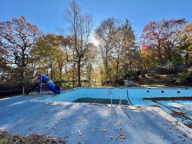 More Photos Of 202 W Hartsdale Ave, Hartsdale General Retail For Sale