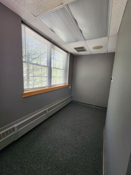 More Photos Of 2 Stowe Rd, Peekskill Medical For Lease