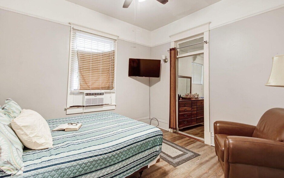 More Photos Of 211 S US Highway 17, East Palatka Apartments For Sale