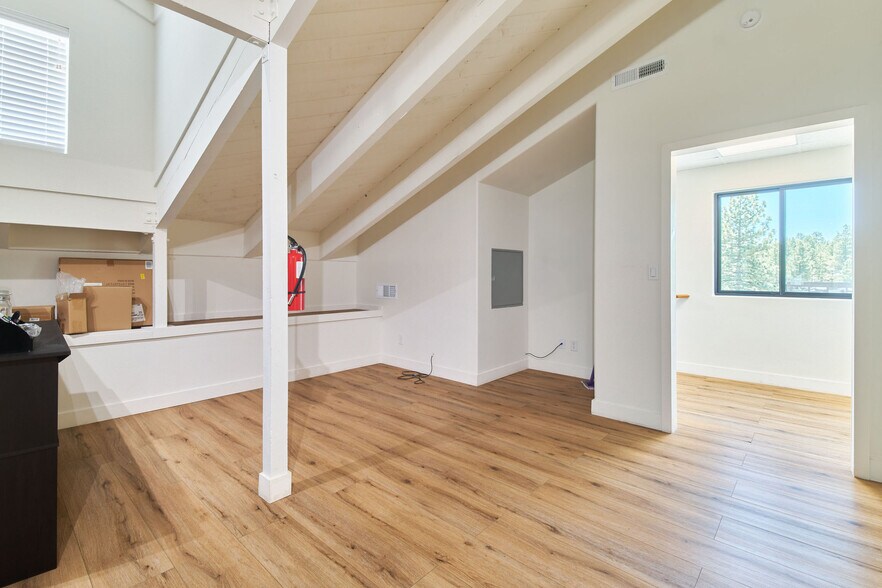 More Photos Of 586 Bonanza Trail, Big Bear Lake Office Residential For Sale