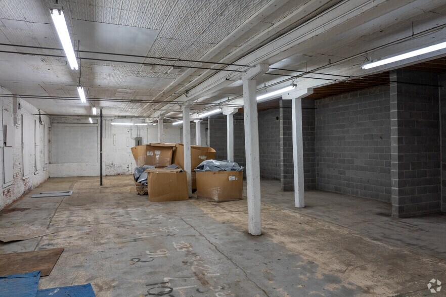 More Photos Of 400 Cherry Ave SE, Canton Manufacturing For Lease