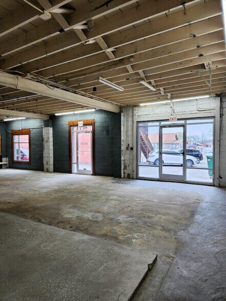 More Photos Of 1711 Westport Rd, Kansas City Office For Sale