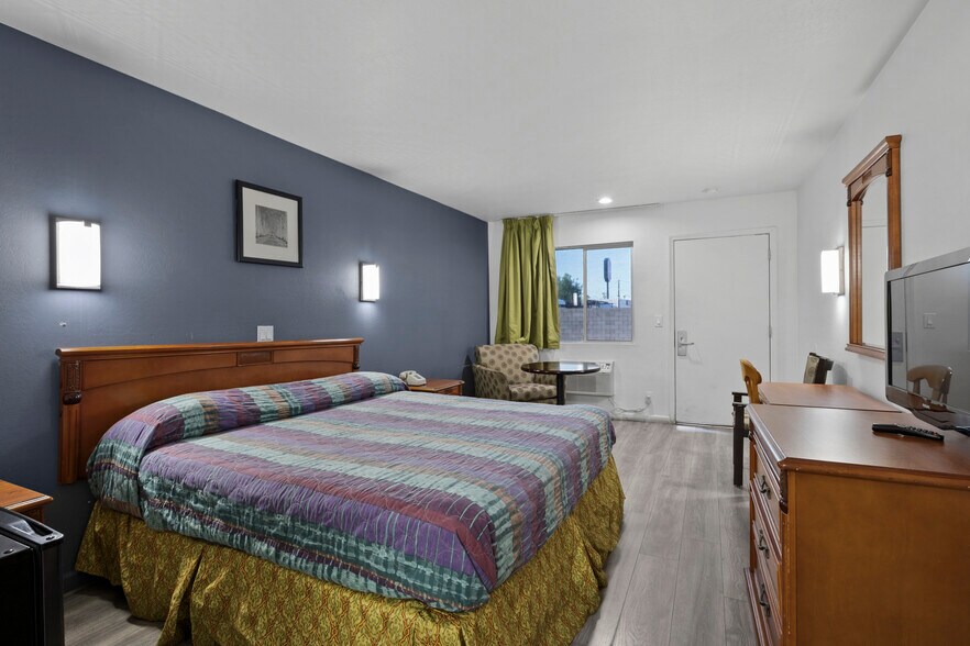 More Photos Of 4021 N 27th Ave, Phoenix Hotel For Sale