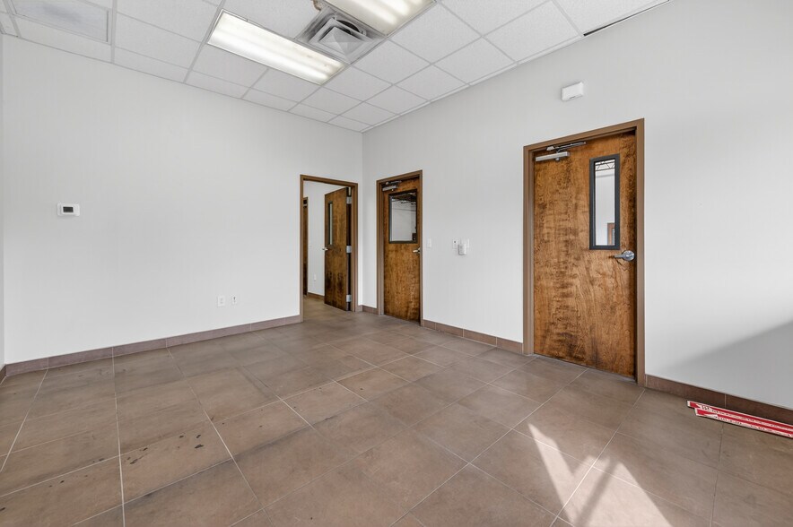 More Photos Of 1740 Segrave St, Daytona Beach Warehouse For Lease