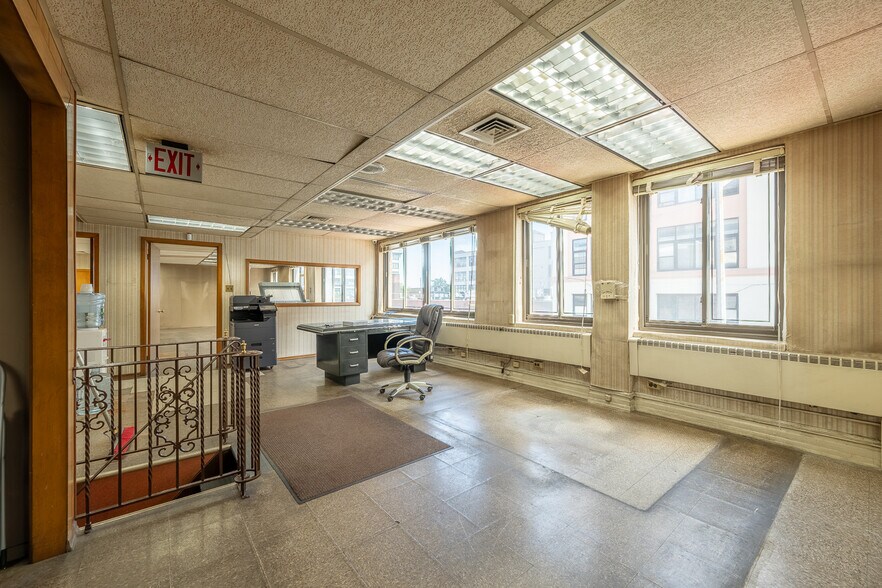 More Photos Of 4332 33rd St, Long Island City Industrial For Sale