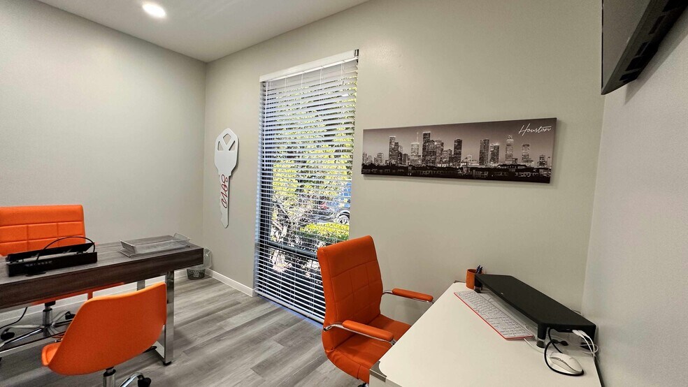 More Photos Of 618 W Main St, League City Medical For Lease
