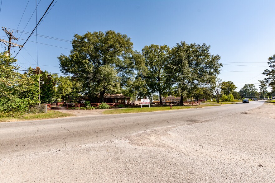 More Photos Of 22455 Ford Rd, Porter Office Residential For Sale