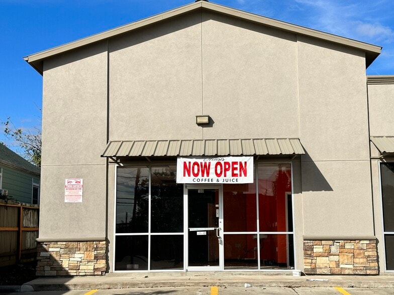 More Photos Of 900 W Jackson Ave, Pasadena Storefront Retail Office For Sale