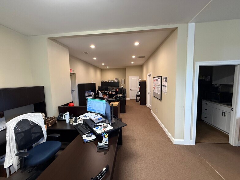 More Photos Of 1702 Saugahatchee Rd, Auburn Service For Lease