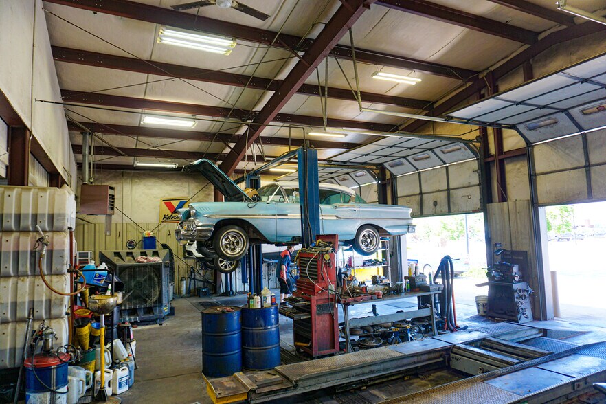 More Photos Of 5208 W 38th Ave, Wheat Ridge Auto Repair For Sale