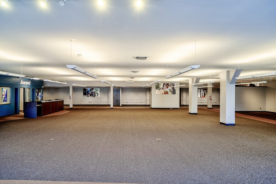 More Photos Of 2825 E Fourth Plain Blvd, Vancouver Freestanding For Lease