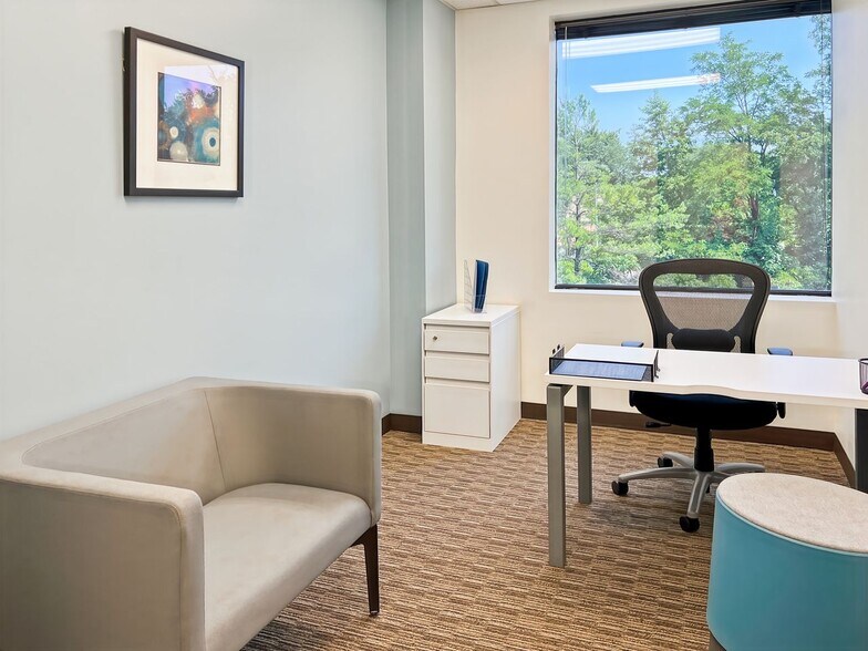 More Photos Of 100 West Rd, Towson Coworking Space