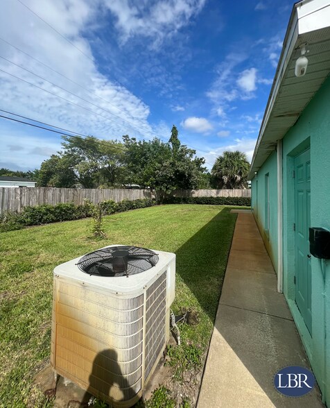 More Photos Of 1840 Sarno Rd, Melbourne Office For Sale