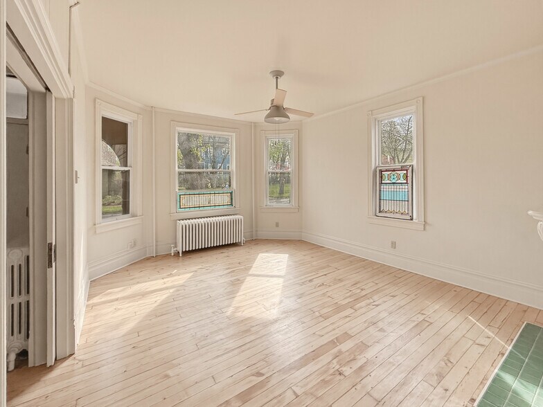 More Photos Of 414 Bucknell Ave, Johnstown Office For Lease
