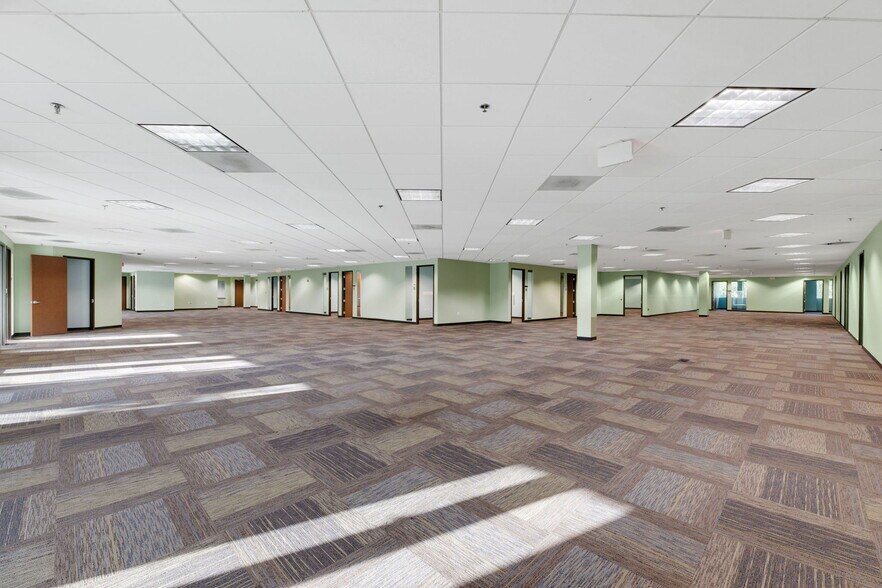 More Photos Of 10021 Balls Ford Rd, Manassas Office For Lease