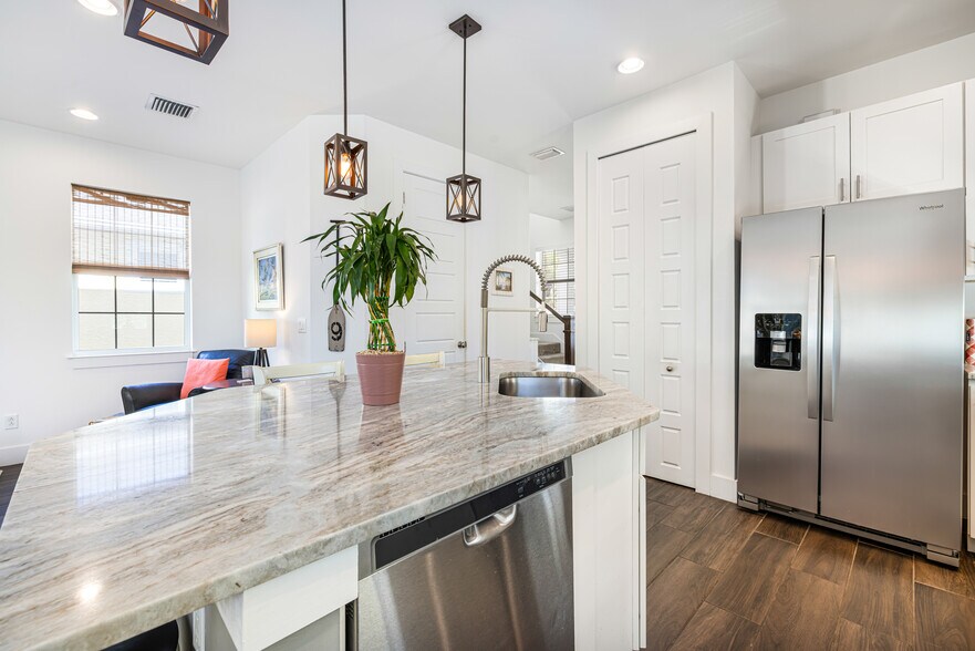 More Photos Of 2974 Van Buren Ave, Naples Storefront Retail Residential For Sale