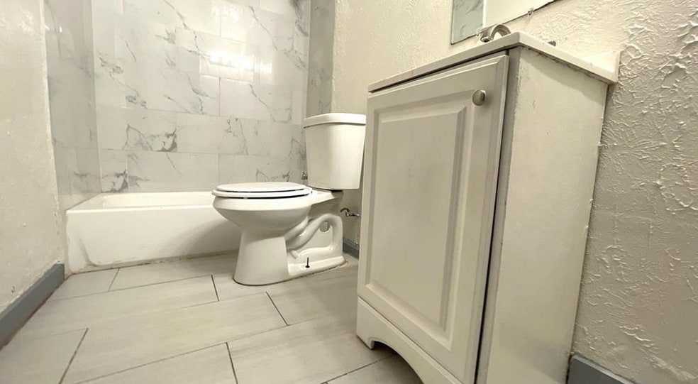 More Photos Of 2811 Broad St, Houston Apartments For Sale