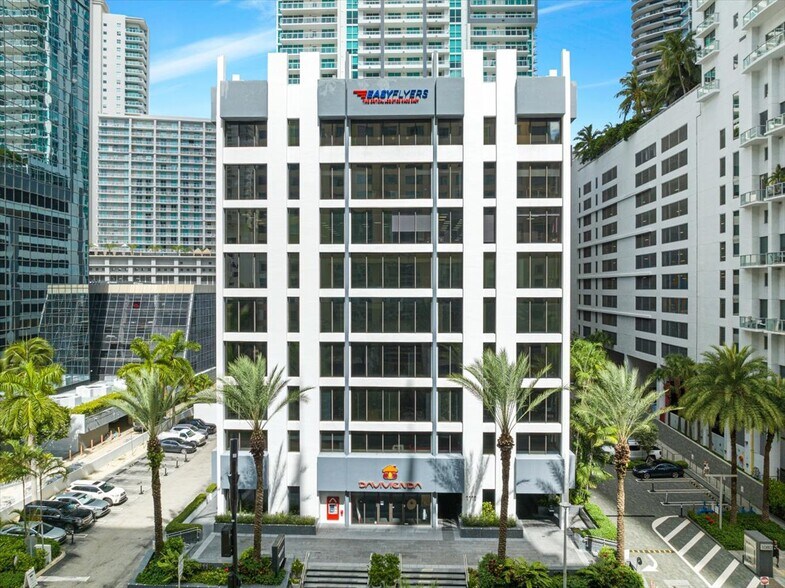More Photos Of 1110 Brickell Ave, Miami Office For Lease