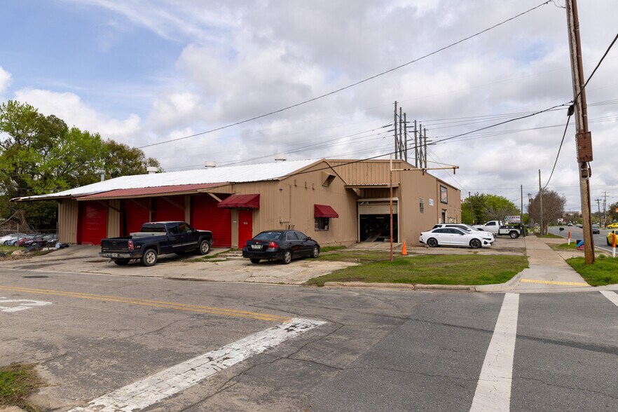More Photos Of 1320 Lake Bradford Rd, Tallahassee Service For Sale