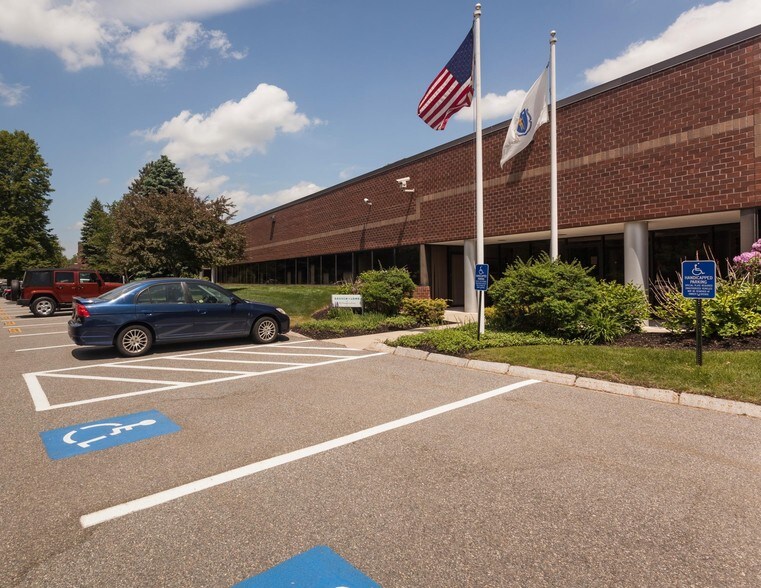 More Photos Of 100 Research Dr, Wilmington Research And Development For Lease