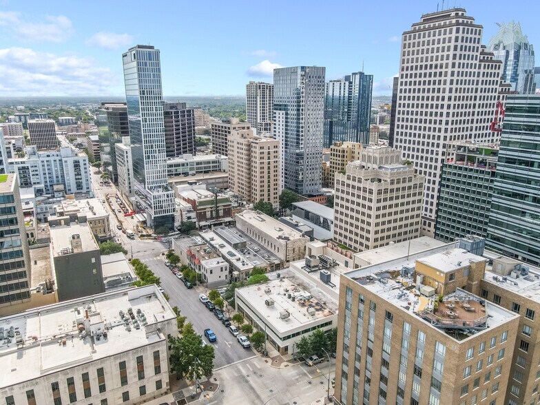 More Photos Of 119 W 8th St, Austin Loft Creative Space For Lease