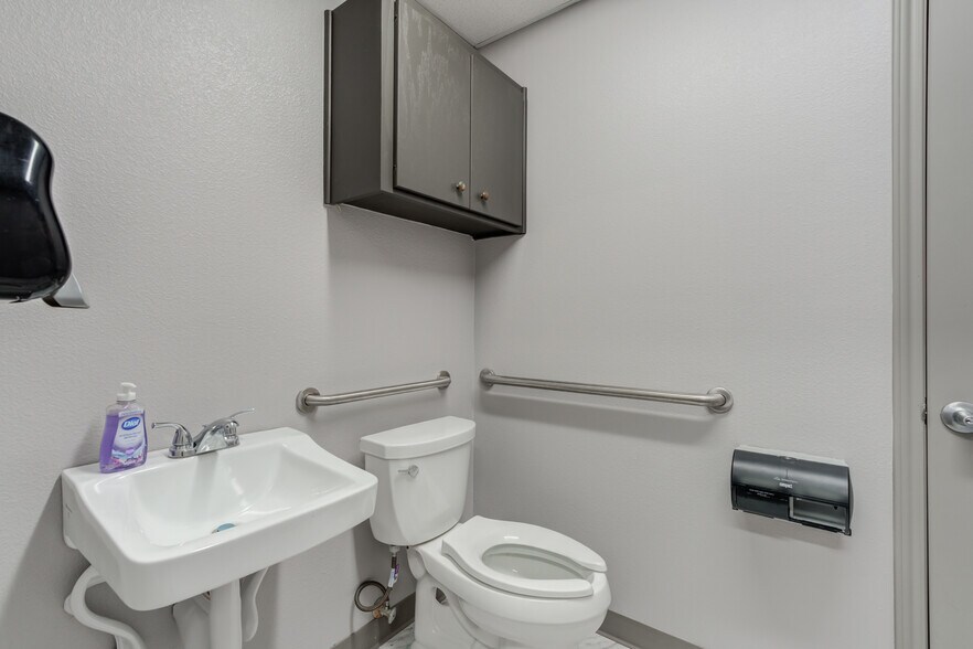 More Photos Of 3508 22nd Pl, Lubbock Medical For Sale