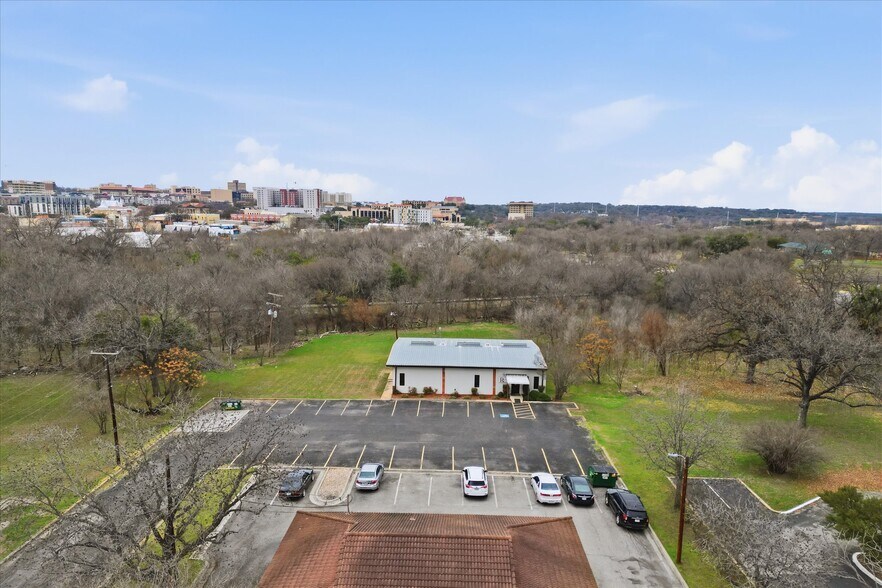 More Photos Of 321 Cheatham St, San Marcos Office For Sale
