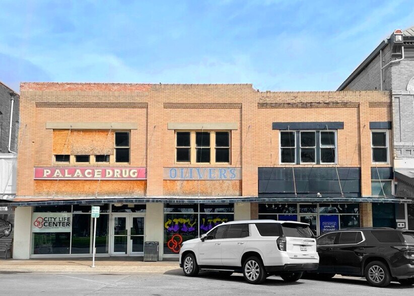 More Photos Of 115-117 N West St, Uvalde Unknown For Lease