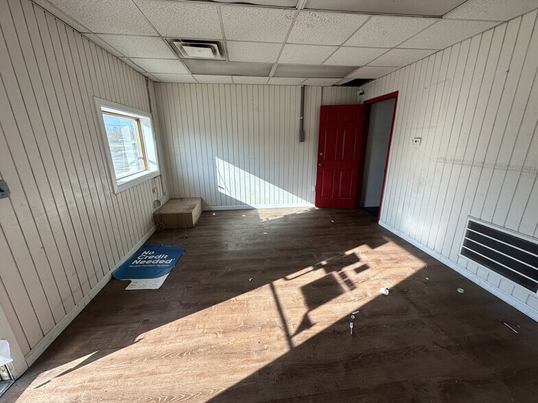 More Photos Of 3106 Walden Ave, Depew Auto Repair For Lease