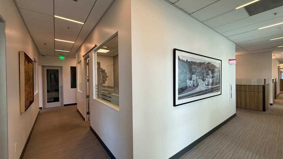 More Photos Of 243 N Canon Dr, Beverly Hills Office For Lease