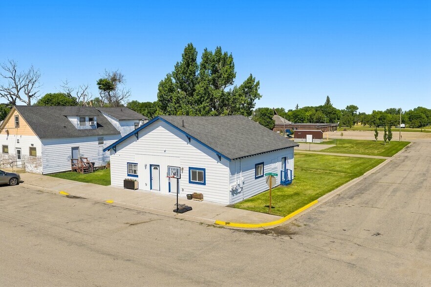 More Photos Of 316-318 Main St, Glenburn Apartments For Sale