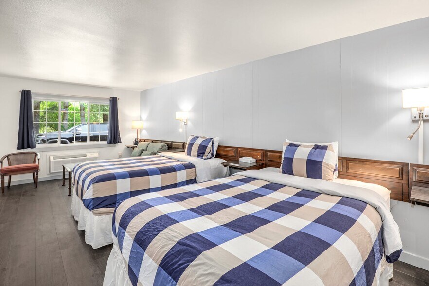 More Photos Of 44618 State Route 20, Concrete Hotel For Sale