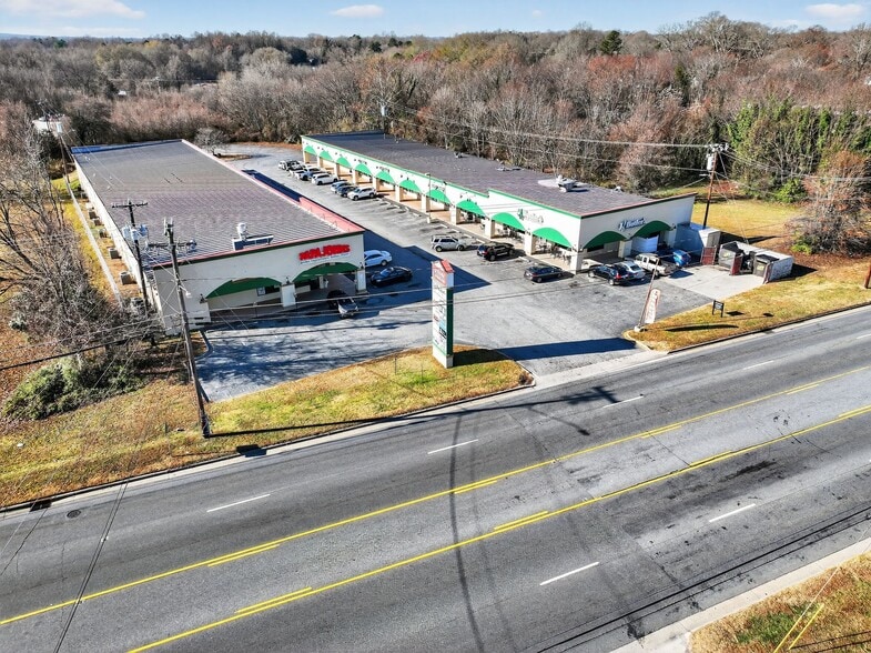 More Photos Of 11651-A-H N Main St, Archdale Unknown For Lease