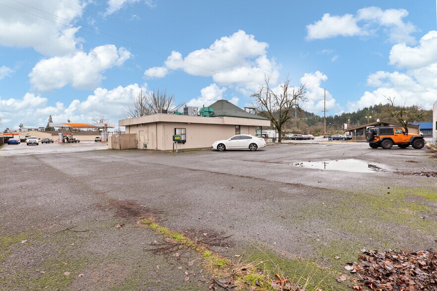 More Photos Of 774 Main St, Springfield Fast Food For Sale