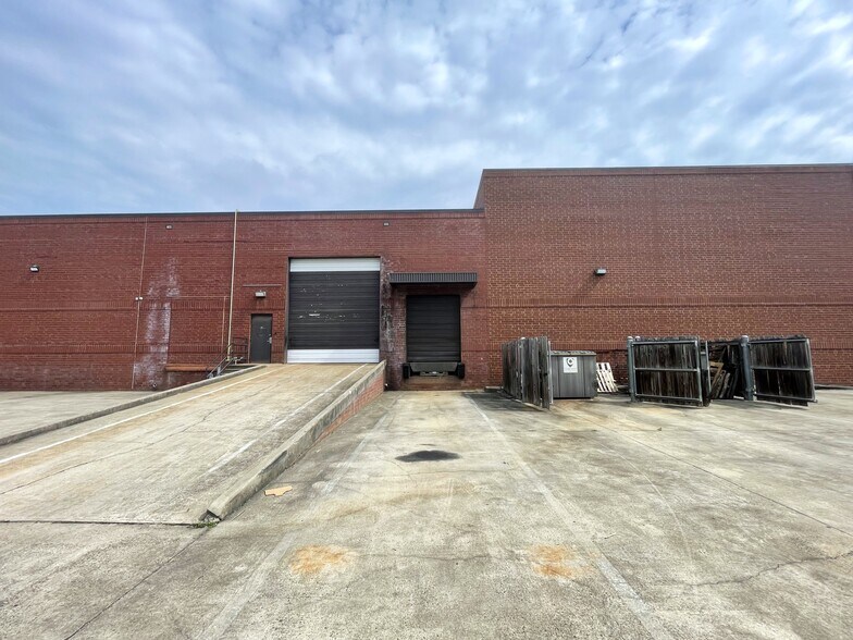 More Photos Of 10617 Southern Loop Blvd, Pineville Light Manufacturing For Lease