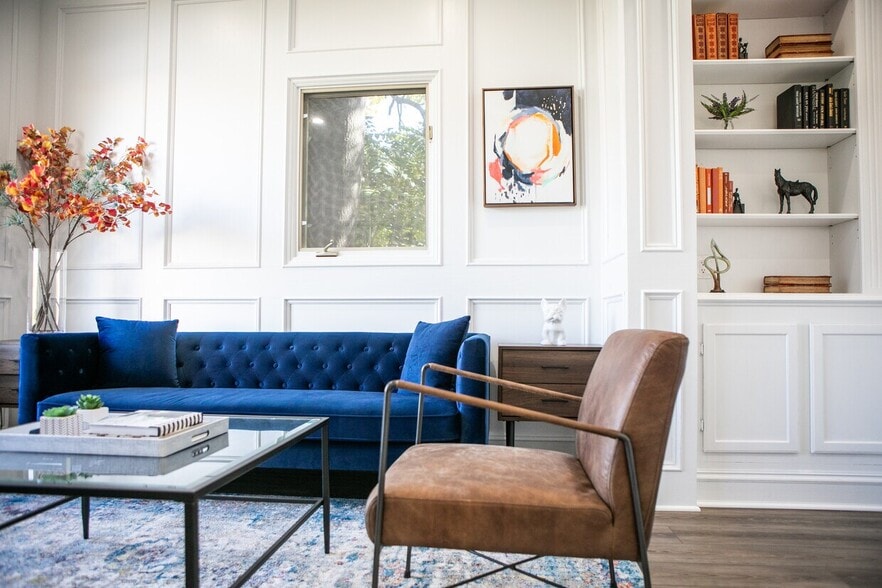 More Photos Of 872 E Auburn Rd, Rochester Hills Freestanding For Lease