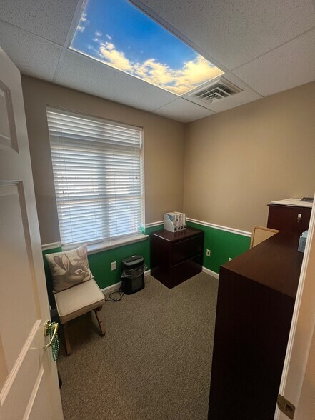 More Photos Of 5720 Gateway, Mason Loft Creative Space For Sale