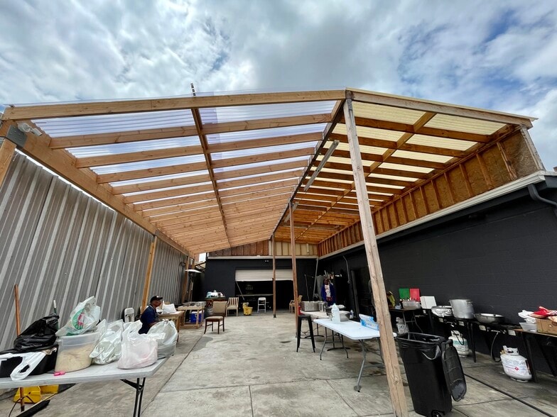 More Photos Of 3121 W Jefferson Blvd, Los Angeles Storefront Retail Office For Lease