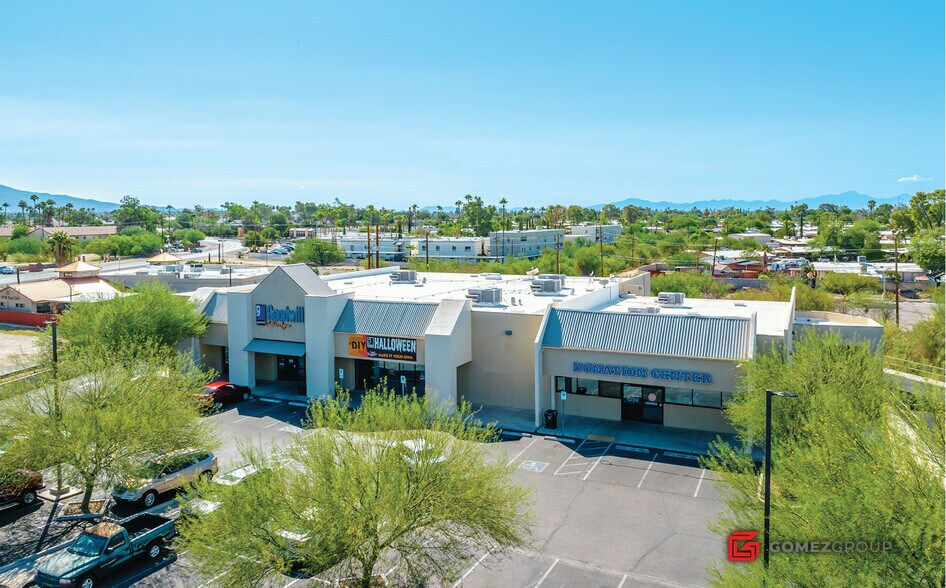 More Photos Of 8358 E Broadway Blvd, Tucson Freestanding For Sale