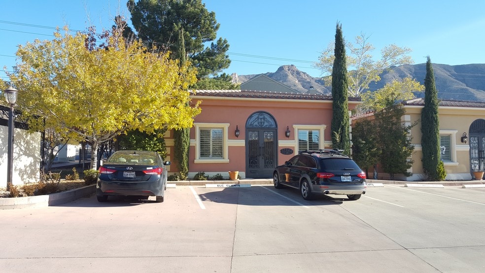 More Photos Of 154 N Festival Dr, El Paso Office For Sale