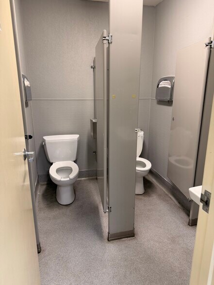 More Photos Of 872 E Sahara Ave, Las Vegas Medical For Lease