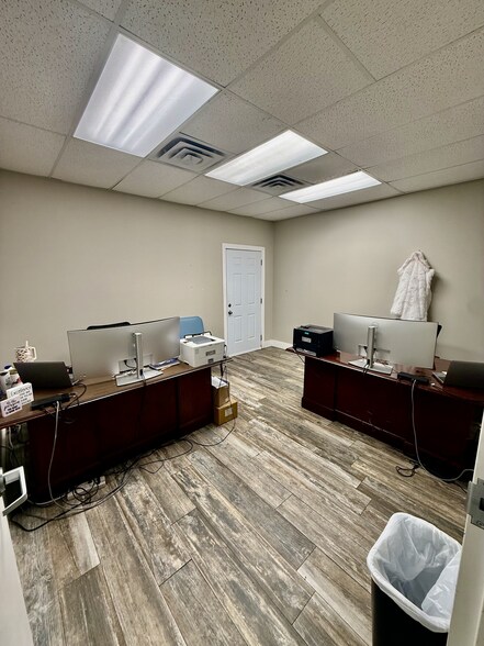 More Photos Of 2318 Pass Rd, Biloxi Office Residential For Lease
