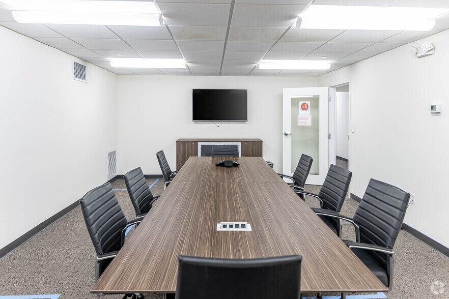 More Photos Of 2455 E Sunrise Blvd, Fort Lauderdale Loft Creative Space For Lease