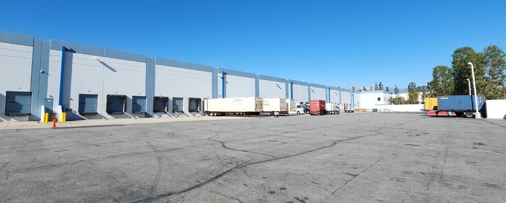 More Photos Of 11754 Cabernet Dr, Fontana Warehouse For Lease