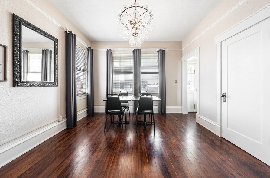 More Photos Of 312 N Central Ave, Cameron Restaurant For Sale