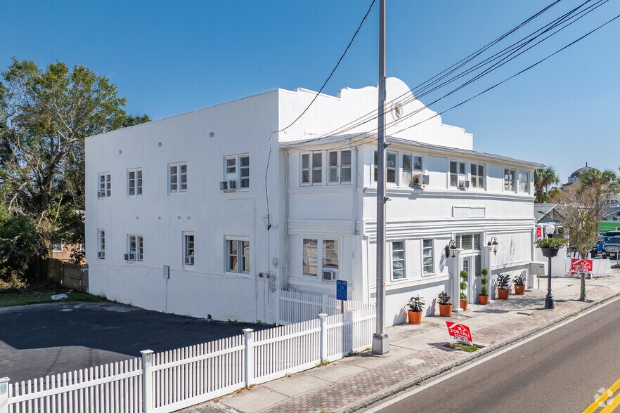 More Photos Of 218 N Pinellas Ave, Tarpon Springs Apartments For Sale