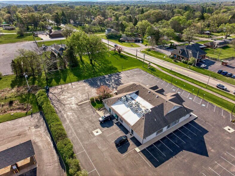 More Photos Of 1964 N Lakeman Dr, Bellbrook Medical For Sale